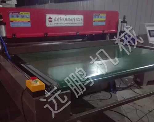 两边输送带式自动送料精密裁断机
